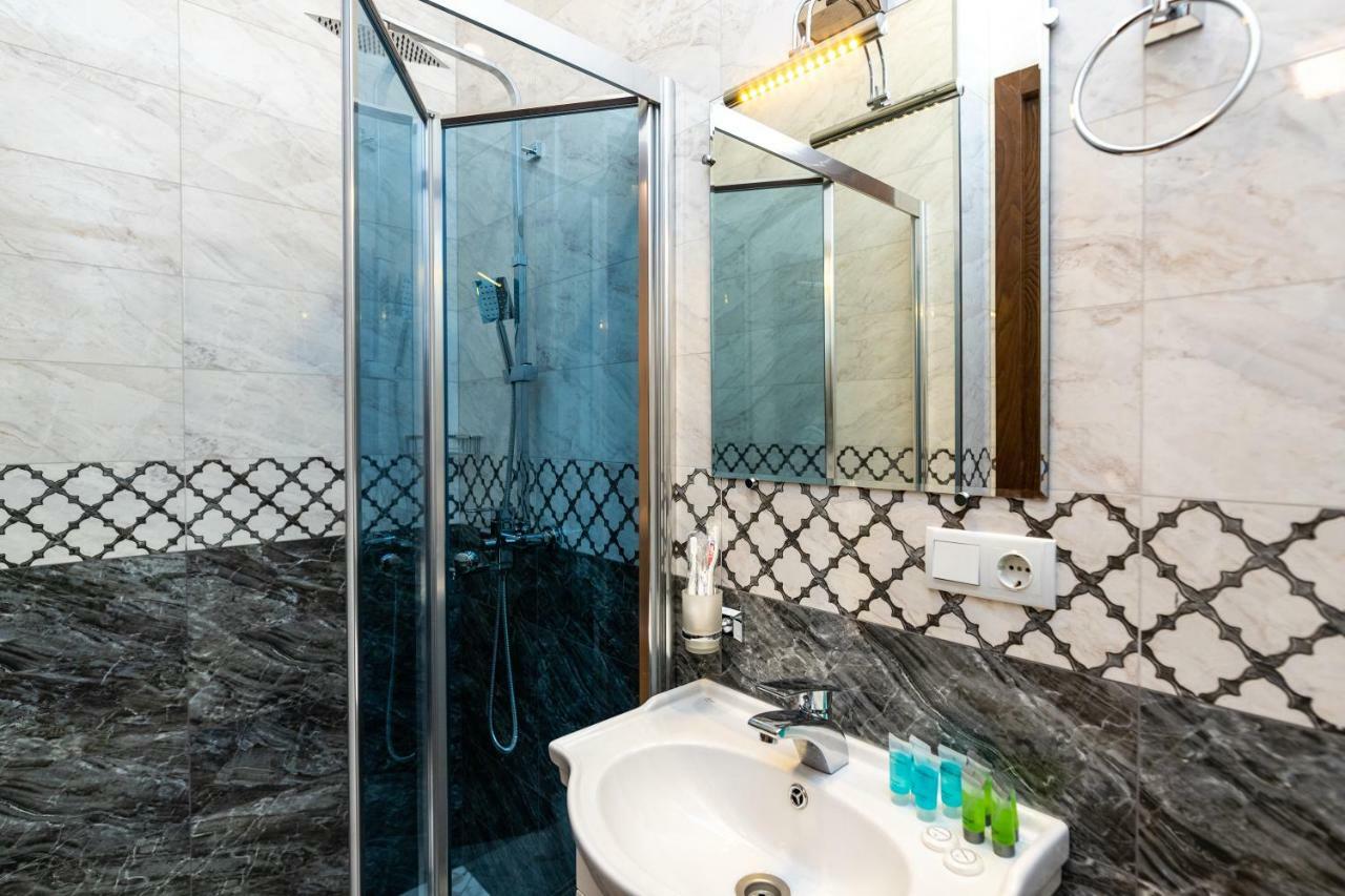 Ornament Hotel Tiflis Dış mekan fotoğraf
